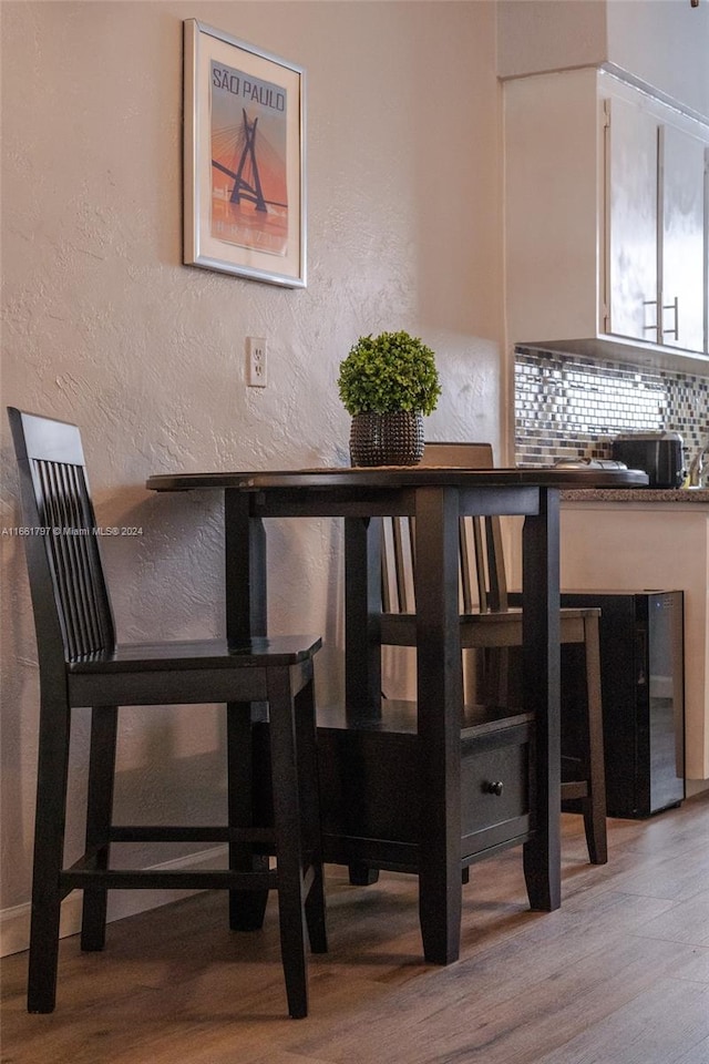 dining room with light hardwood / wood-style flooring