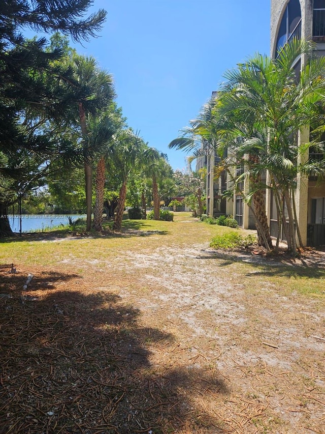 view of yard featuring a water view