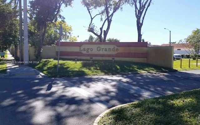 view of community / neighborhood sign