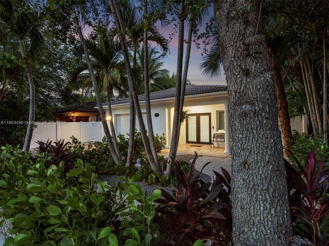 view of front of house with a patio