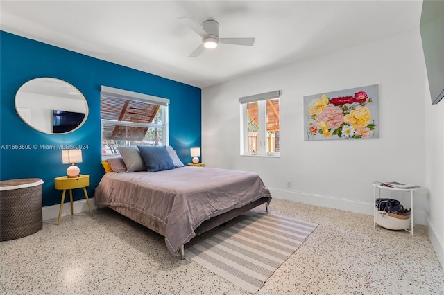 bedroom with ceiling fan