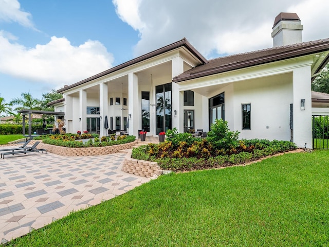 exterior space featuring a front yard