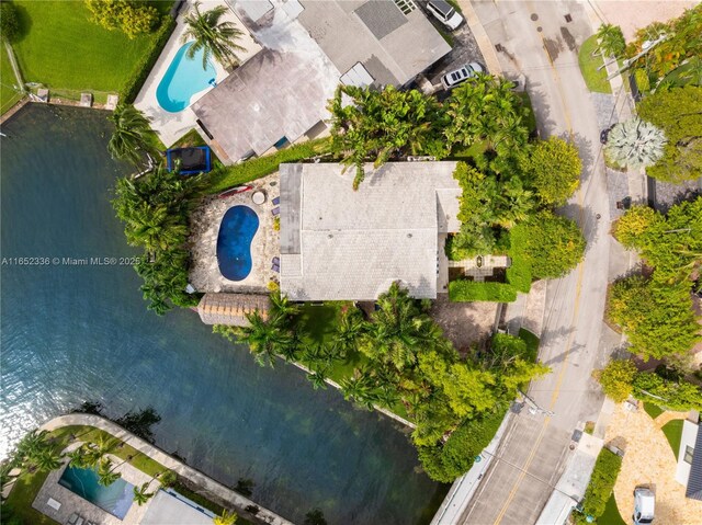 bird's eye view featuring a water view