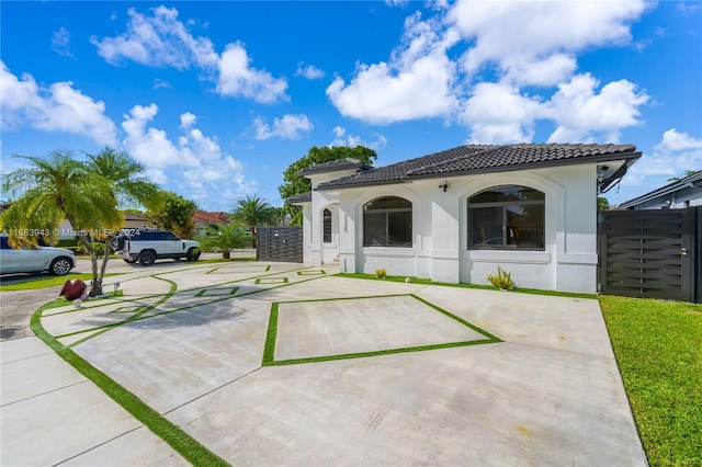 view of front of property