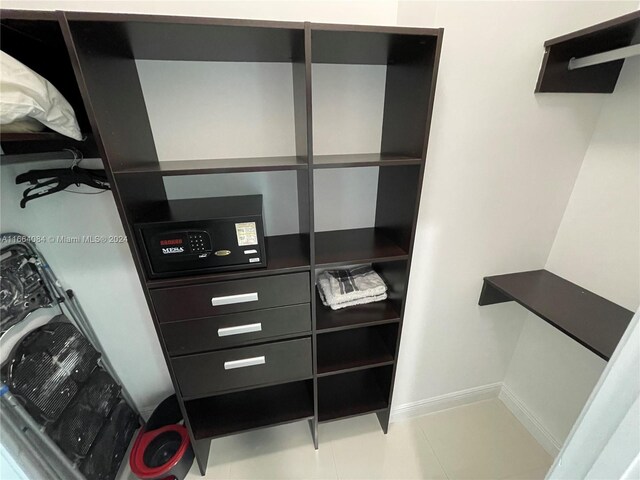 walk in closet featuring tile patterned floors