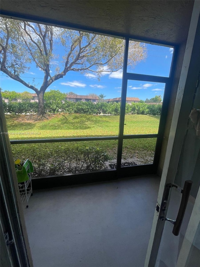 view of unfurnished sunroom