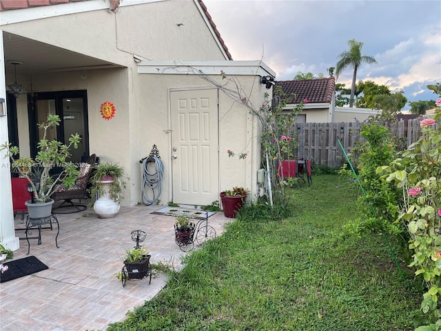 view of yard with a patio