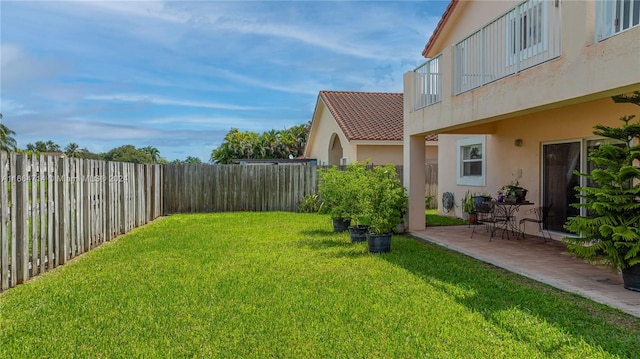 view of yard with a patio