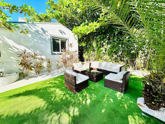 view of yard with an outdoor hangout area