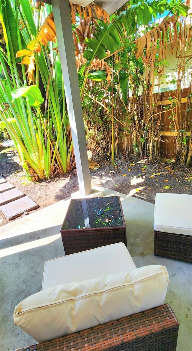 view of patio featuring an outdoor hangout area