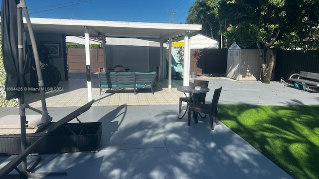 view of patio featuring an outdoor hangout area