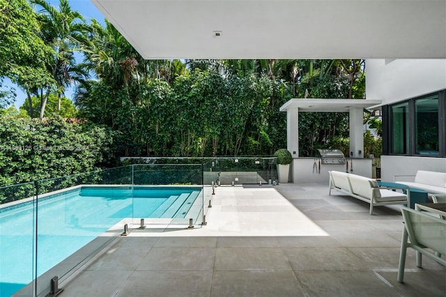5327 N Bay Rd, Miami Beach, FL 33140 - view of swimming pool featuring a patio and outdoor lounge area