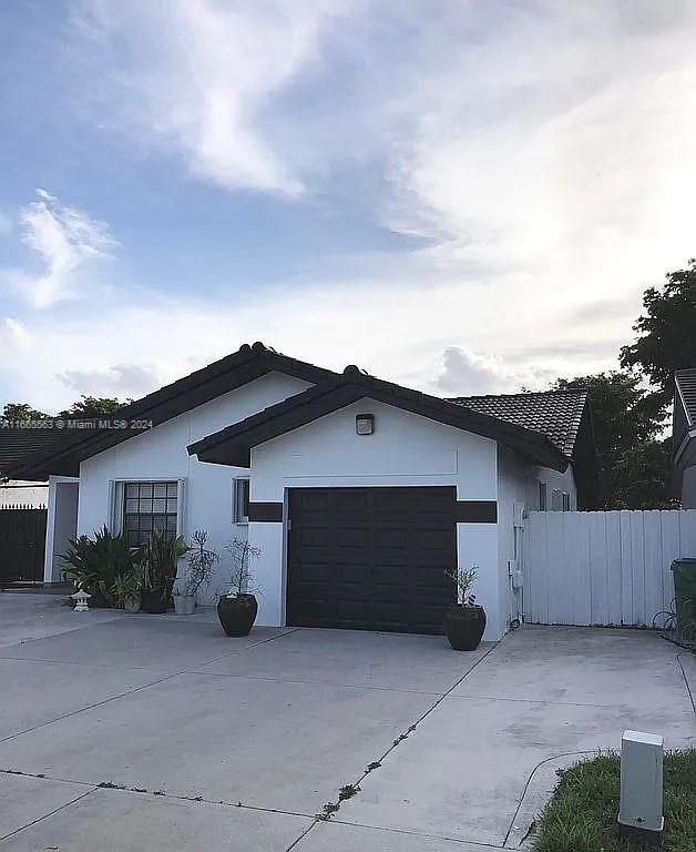 view of front of house featuring a garage