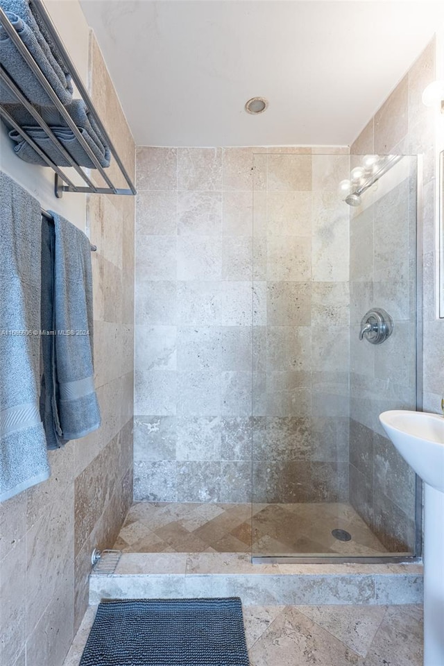 420 15th St Unit 307, Miami Beach, FL 33139 - full bathroom with tiled shower