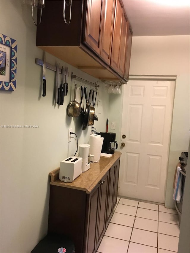 kitchen featuring light tile patterned floors