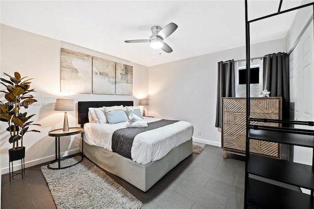 bedroom featuring ceiling fan