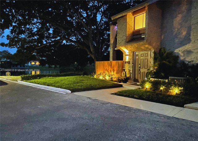 view of front facade