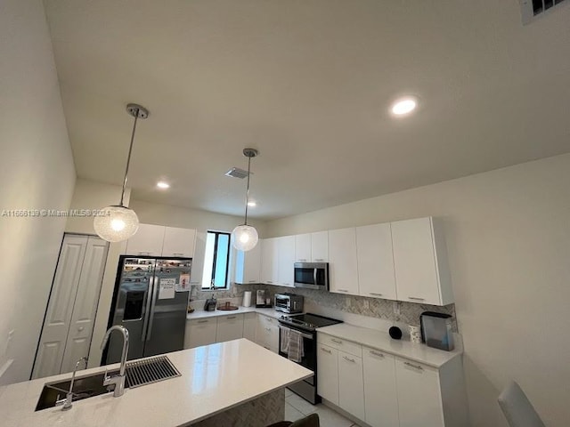 dining area featuring light tile patterned floors