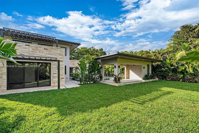 view of yard with a patio