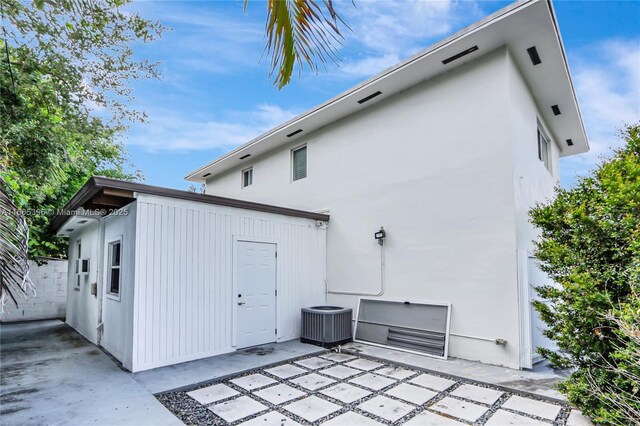 1359 SW 11th St, Miami, FL 33135 - photo 4