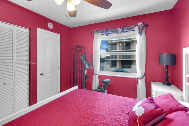 bedroom featuring ceiling fan