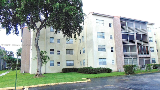 view of building exterior