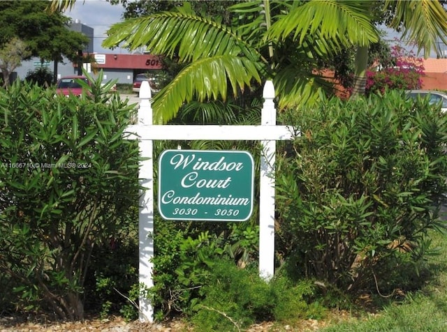 view of community / neighborhood sign