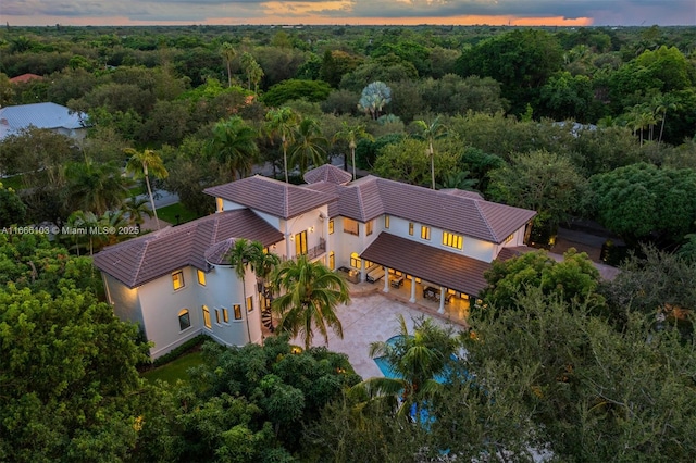 view of aerial view at dusk