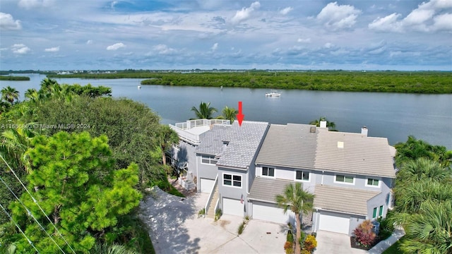 bird's eye view featuring a water view