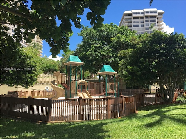 2 Grove Isle Dr Unit B1708, Miami, FL 33133 - view of community play area
