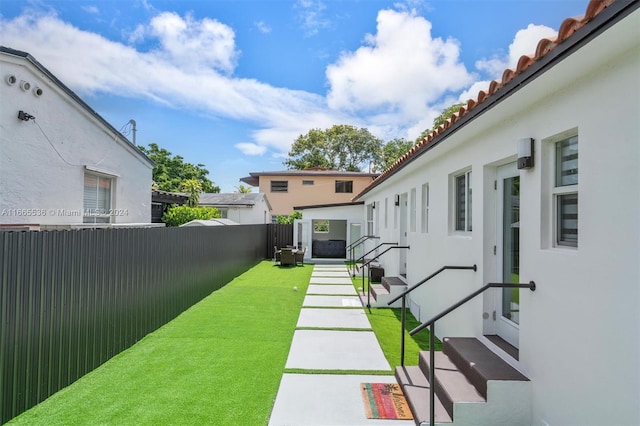 view of yard featuring a patio area