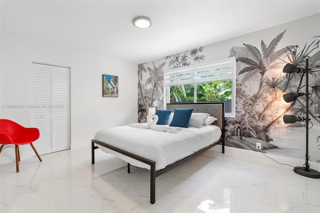 bedroom featuring a closet