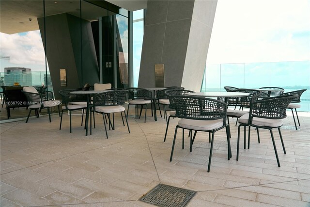 300 Biscayne Blvd Way Unit 3403, Miami, FL 33131 - view of patio with outdoor dining space