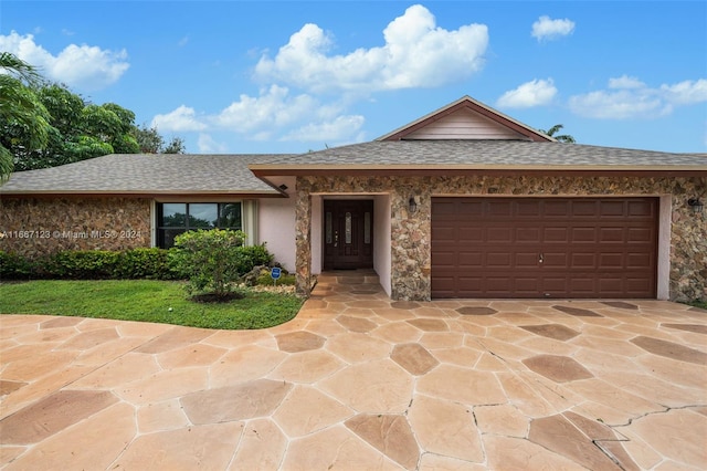 view of front facade with a garage