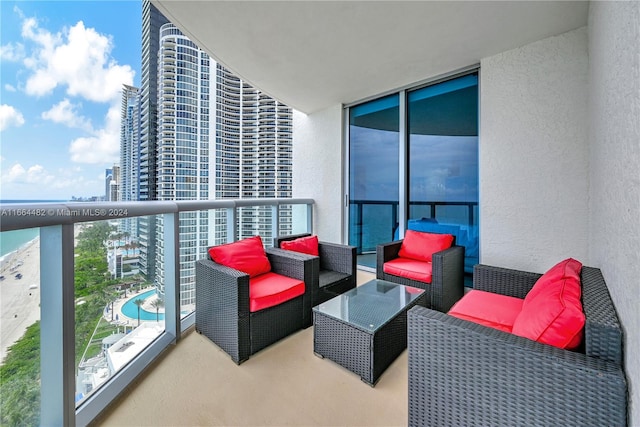 balcony featuring outdoor lounge area