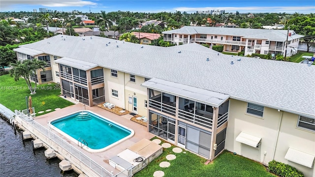 bird's eye view featuring a water view