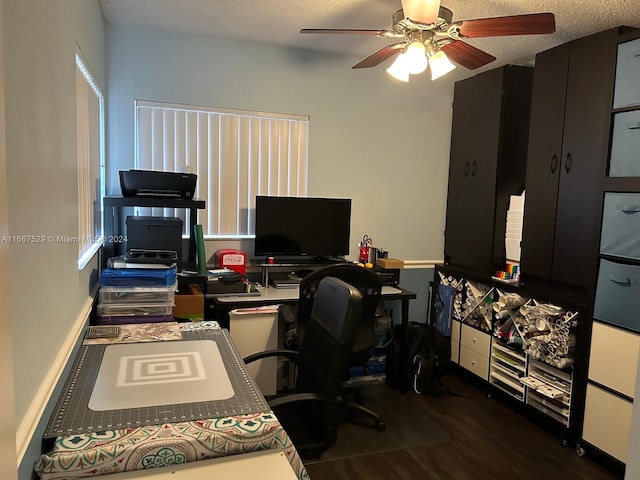 office area featuring ceiling fan, a textured ceiling, and hardwood / wood-style floors