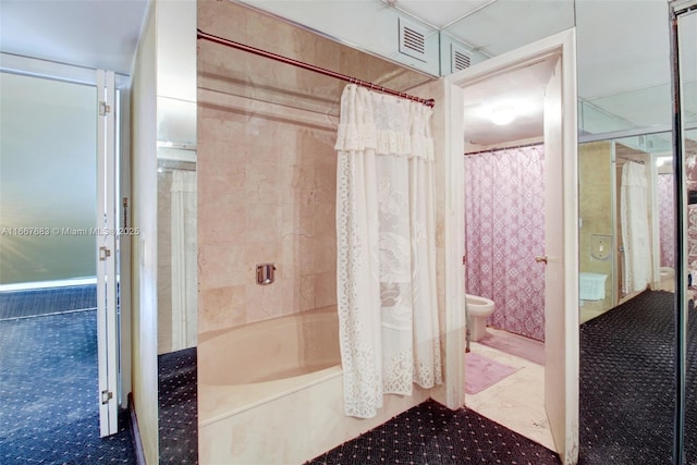 full bath featuring toilet and shower / bath combination with curtain