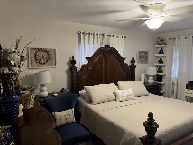 bedroom with ceiling fan