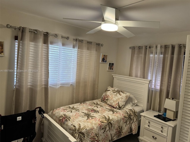 bedroom featuring ceiling fan