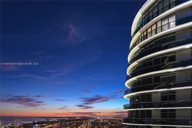 45 SW 9th St Unit 4007, Miami, FL 33130 - view of property featuring a water view