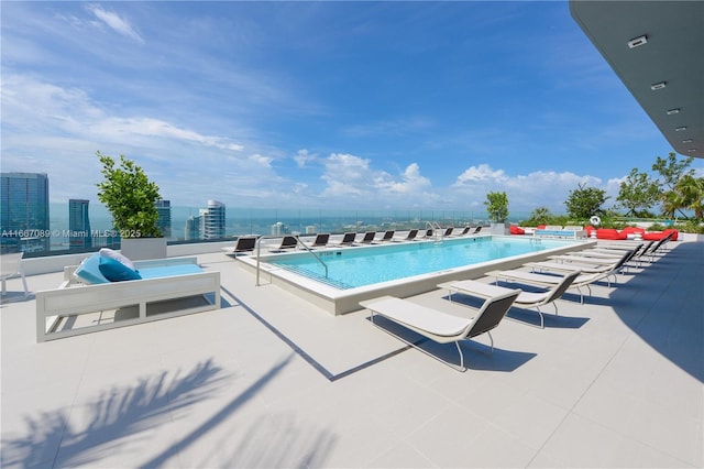 45 SW 9th St Unit 4007, Miami, FL 33130 - community pool with a patio