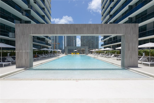 45 SW 9th St Unit 4007, Miami, FL 33130 - community pool with a patio
