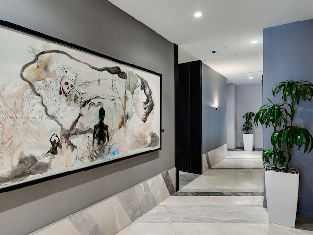 45 SW 9th St Unit 4007, Miami, FL 33130 - hallway featuring recessed lighting