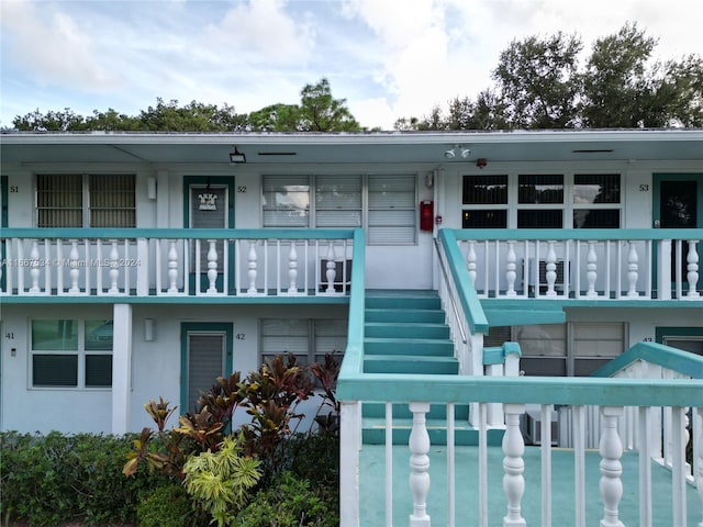 view of front facade