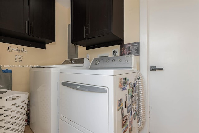 laundry room with cabinets and independent washer and dryer