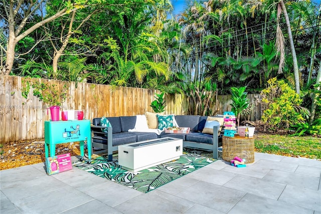 view of patio featuring an outdoor hangout area