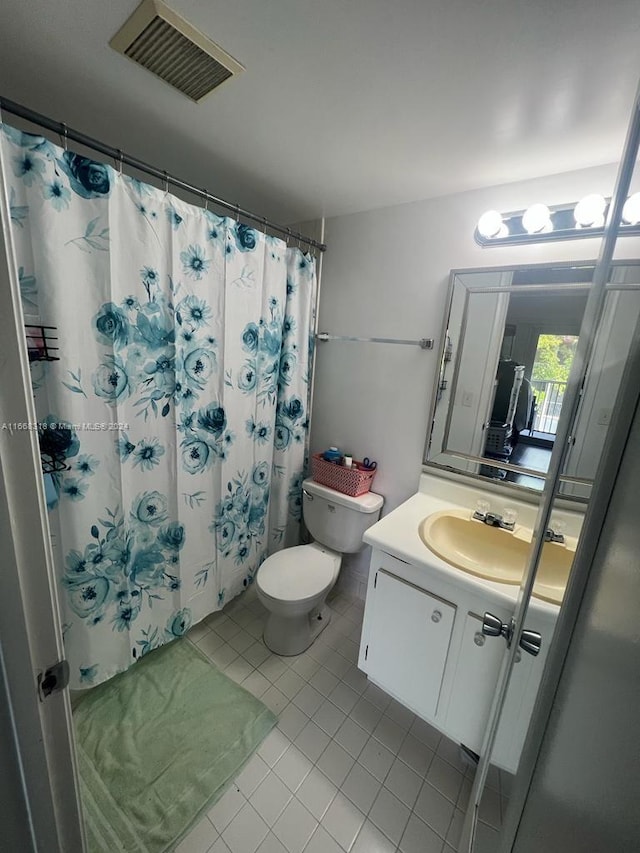 full bath with tile patterned floors, a shower with curtain, toilet, visible vents, and vanity