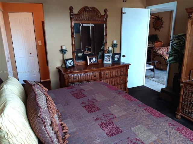 bedroom featuring a closet