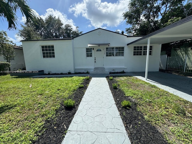 view of front of house with a front yard